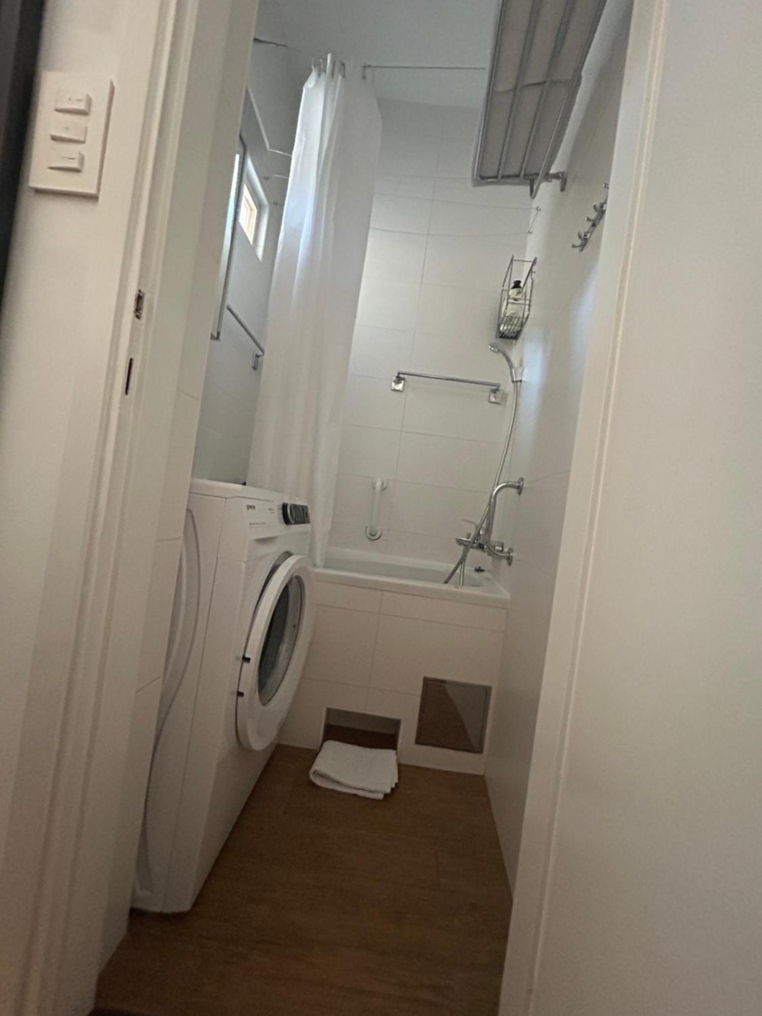 Very Close Apartma